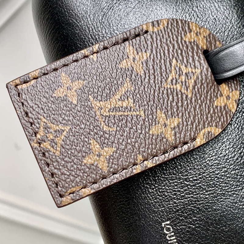 LV M14544 Louis Vuitton Pochette Vibe Handbag Black