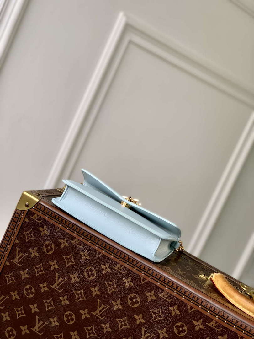 LV M14547 Louis Vuitton Wallet On Chain LV Bloom Bag Azure Blue
