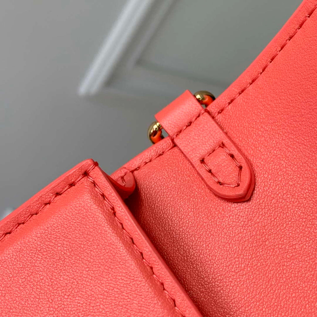 LV M14548 Louis Vuitton Wallet On Chain LV Bloom Bag Sweet Coral