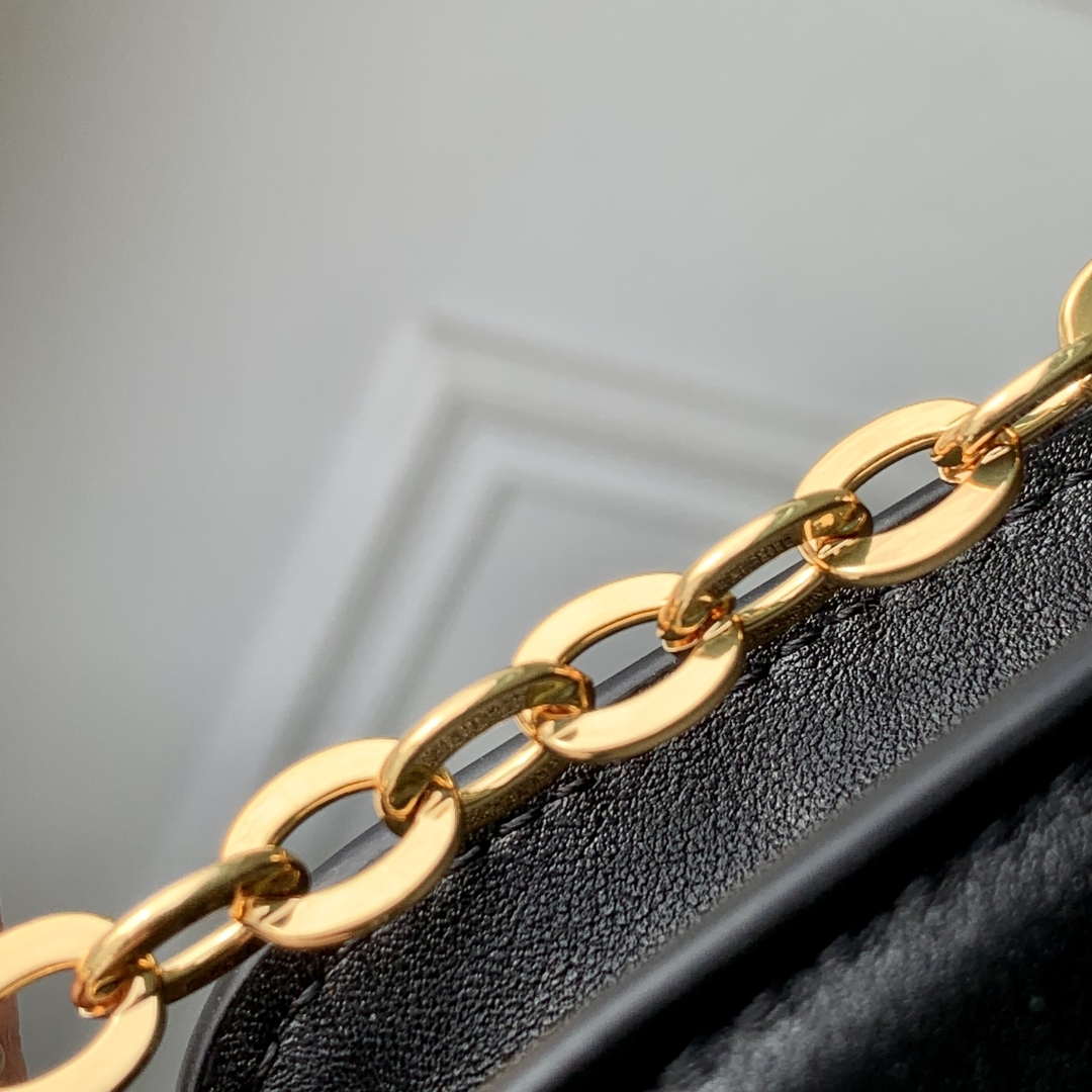 LV M14564 Louis Vuitton Wallet On Chain LV Bloom Bag Black