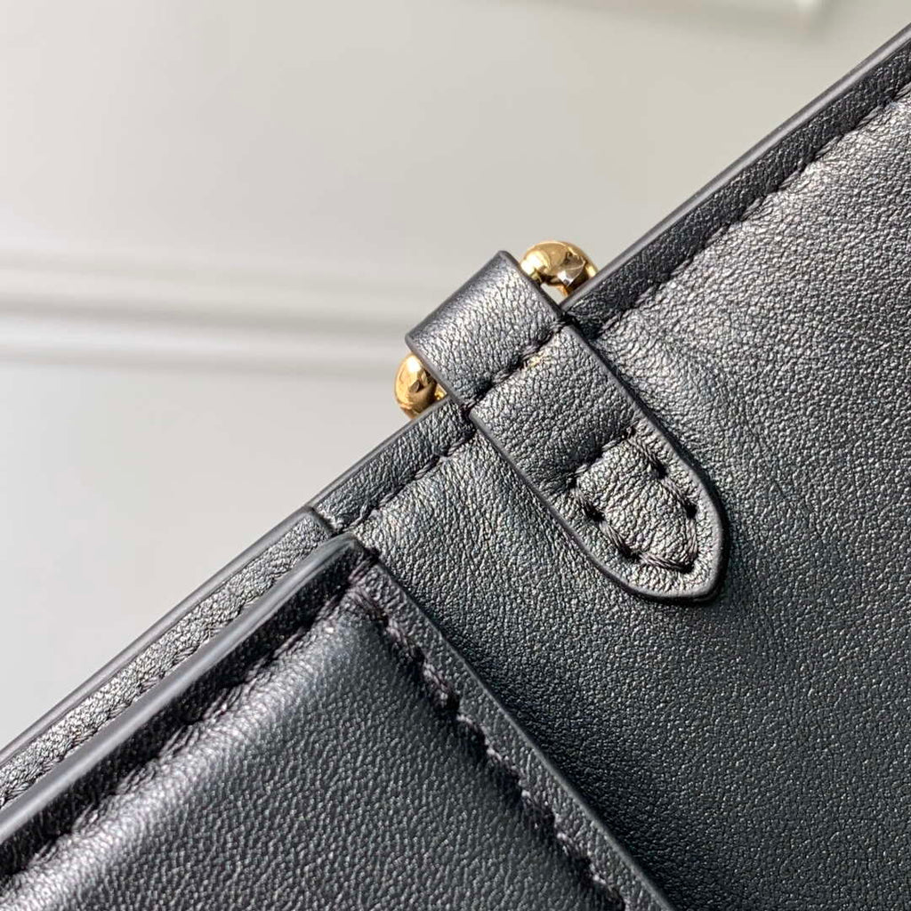LV M14564 Louis Vuitton Wallet On Chain LV Bloom Bag Black