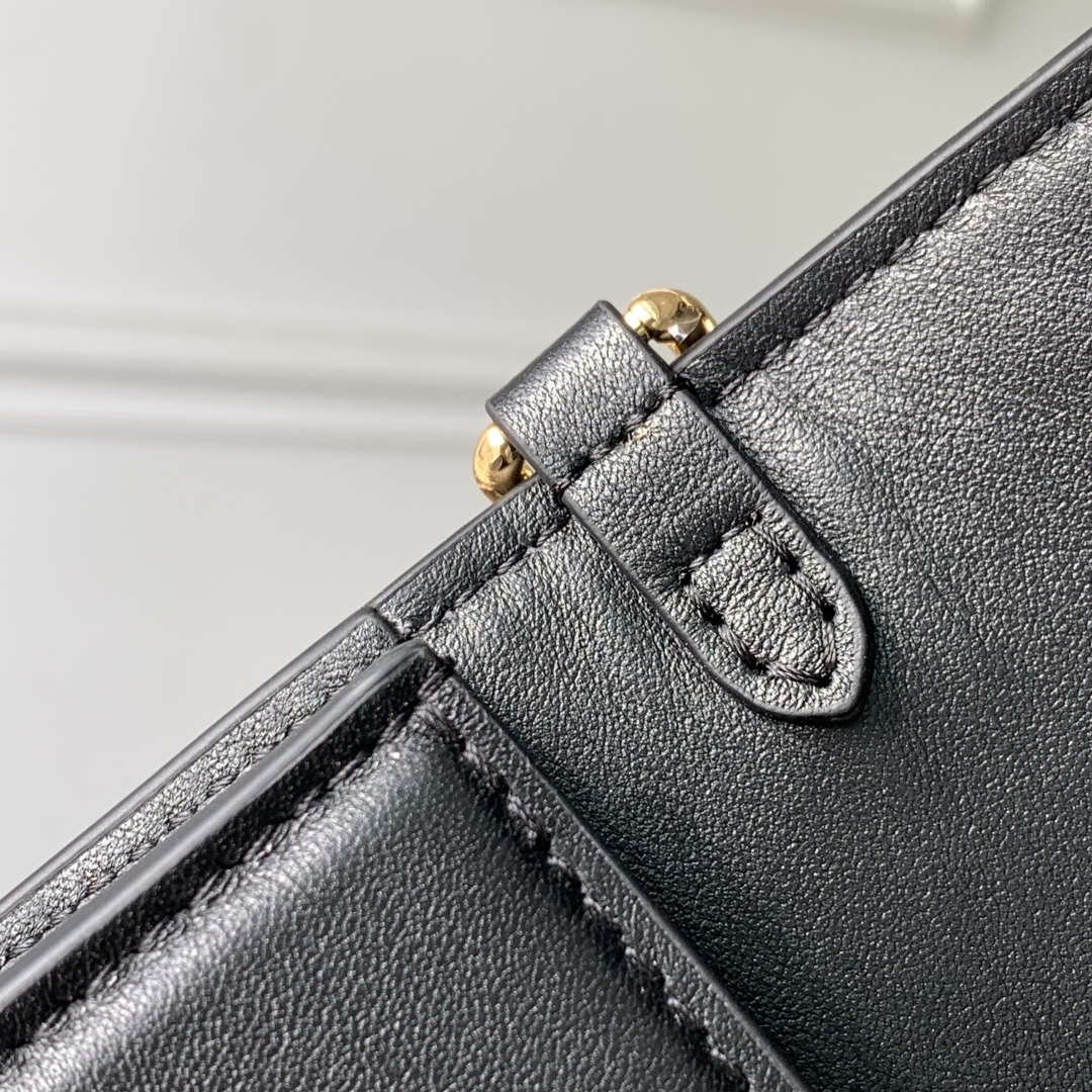 LV M14564 Louis Vuitton Wallet On Chain LV Bloom Bag Black