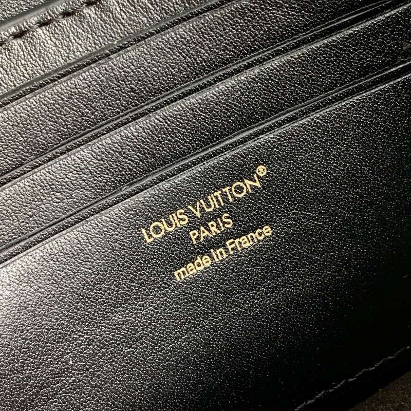 LV M14564 Louis Vuitton Wallet On Chain LV Bloom Bag Black