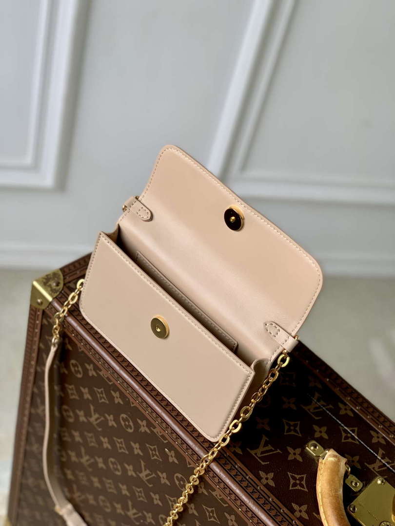 LV M14581 Louis Vuitton Wallet On Chain LV Bloom Bag Macchiato Cream - Default Title - View 9