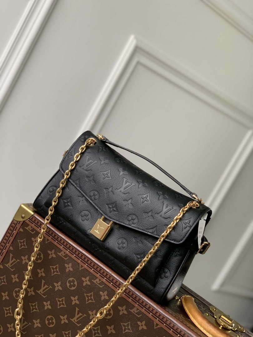 LV M14604 Louis Vuitton Anytime Flap Bag Black