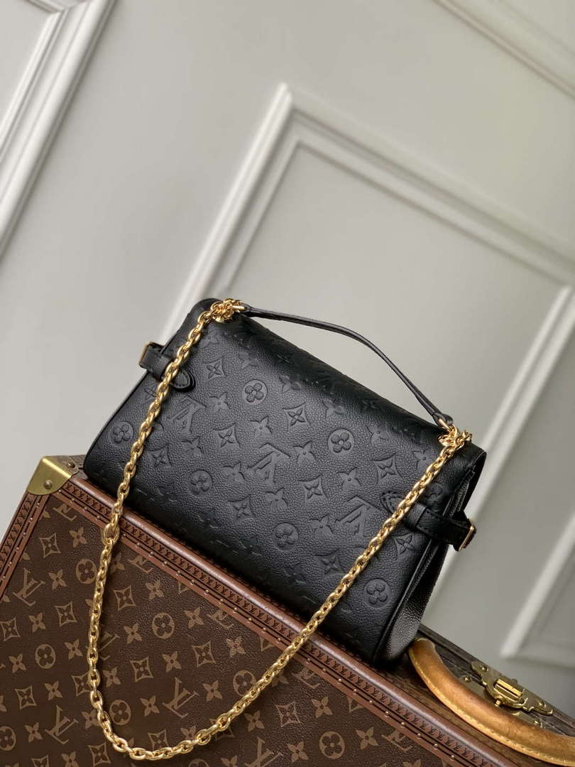 LV M14604 Louis Vuitton Anytime Flap Bag Black