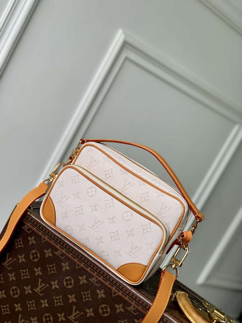 LV M14682 Louis Vuitton Nil Cross-body Bag Off-White