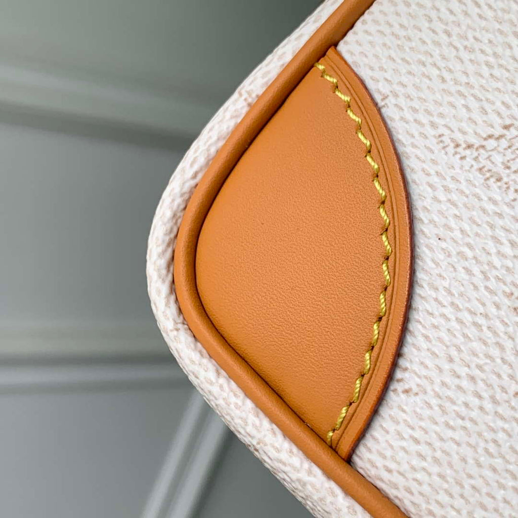 LV M14682 Louis Vuitton Nil Cross-body Bag Off-White