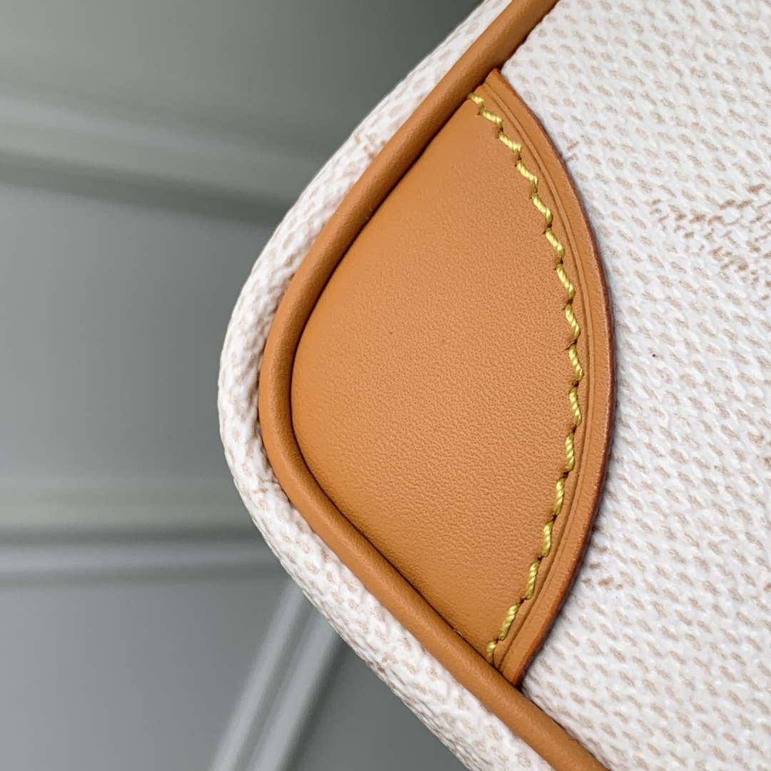 LV M14682 Louis Vuitton Nil Cross-body Bag Off-White