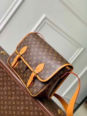 LV M14723 Louis Vuitton Satchel Messenger Bag - Default Title - View 2