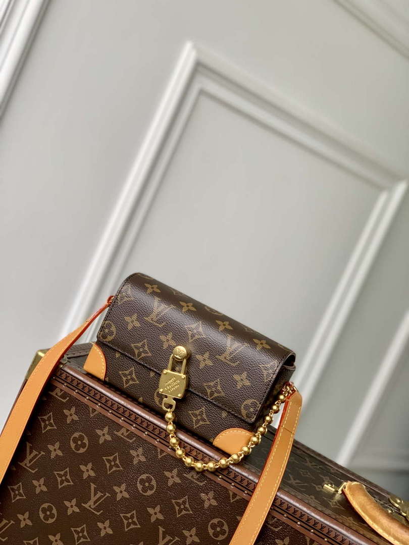 LV M14738 Louis Vuitton Steamer Wearable Wallet