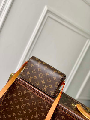 LV M14738 Louis Vuitton Steamer Wearable Wallet - Default Title - View 3