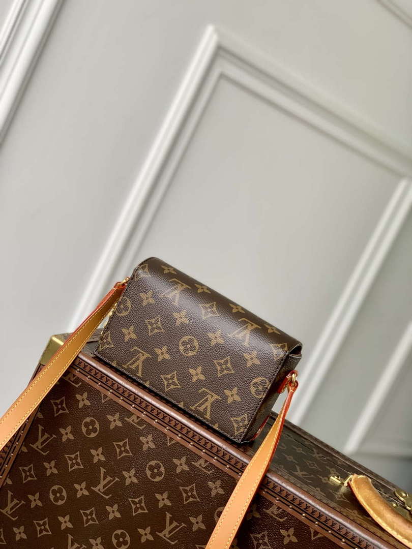 LV M14738 Louis Vuitton Steamer Wearable Wallet - Default Title - View 3