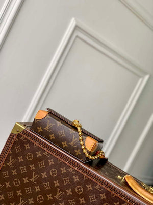 LV M14738 Louis Vuitton Steamer Wearable Wallet - Default Title - View 4