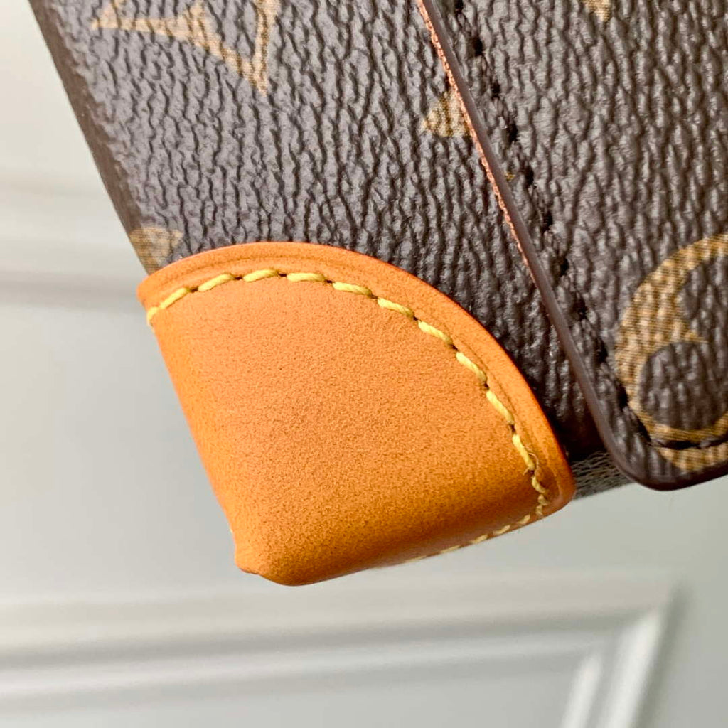 LV M14738 Louis Vuitton Steamer Wearable Wallet
