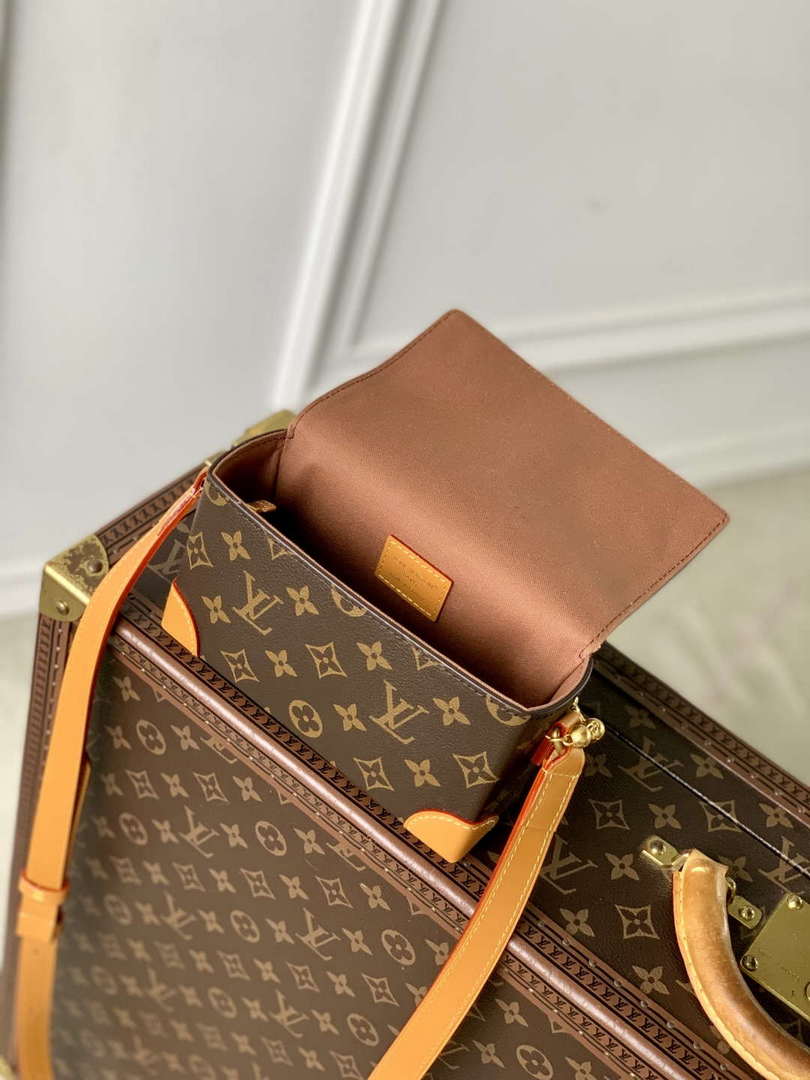 LV M14738 Louis Vuitton Steamer Wearable Wallet