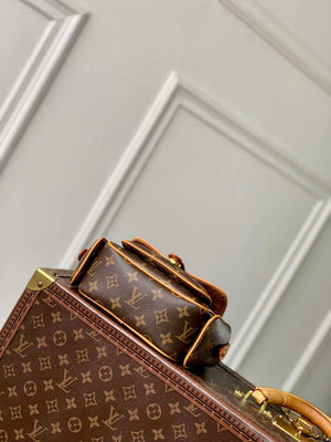 LV M14742 Louis Vuitton Cargo Wearable Wallet - Default Title - View 4