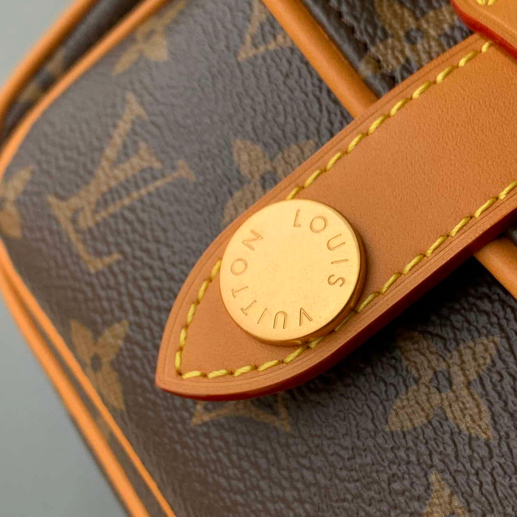 LV M14742 Louis Vuitton Cargo Wearable Wallet
