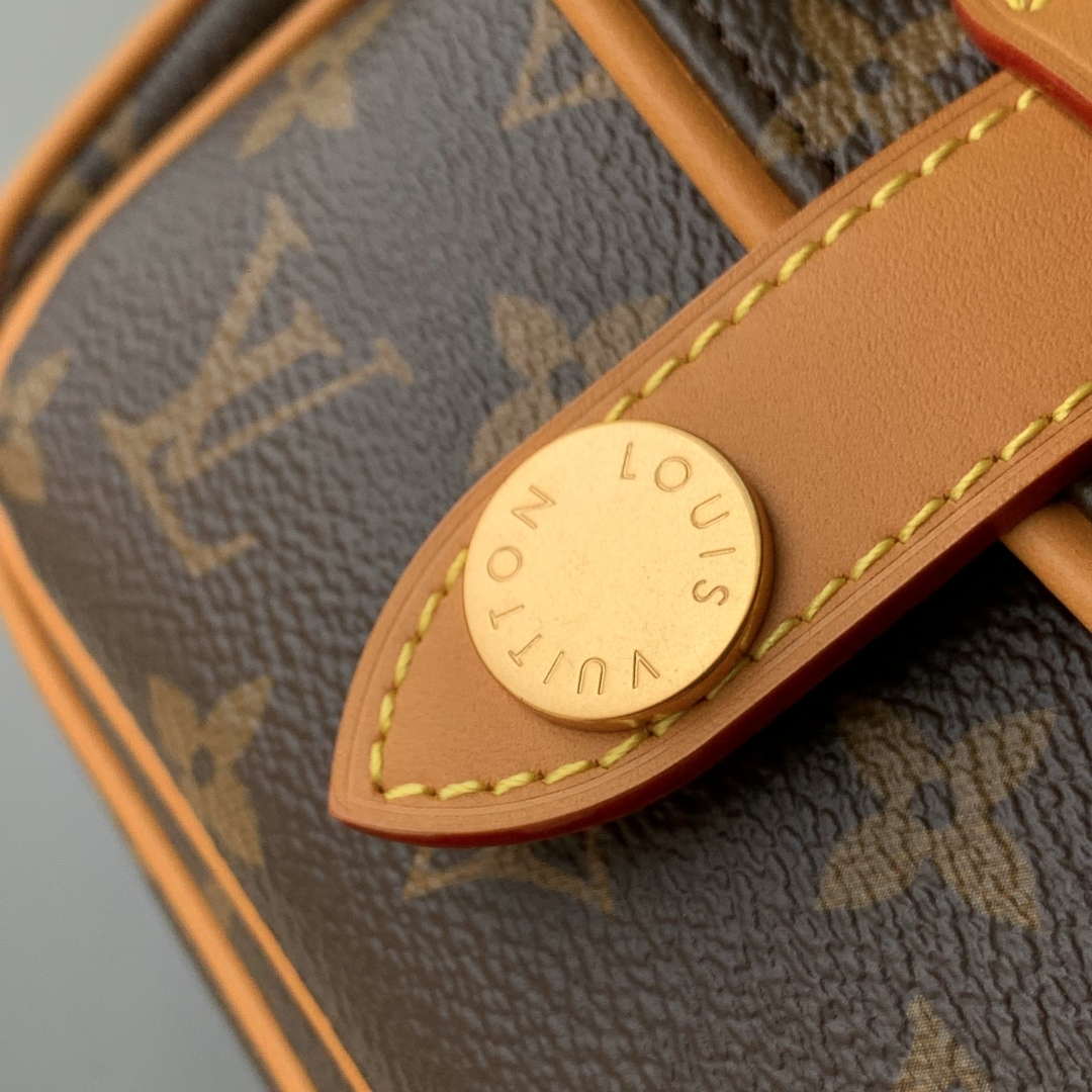 LV M14742 Louis Vuitton Cargo Wearable Wallet