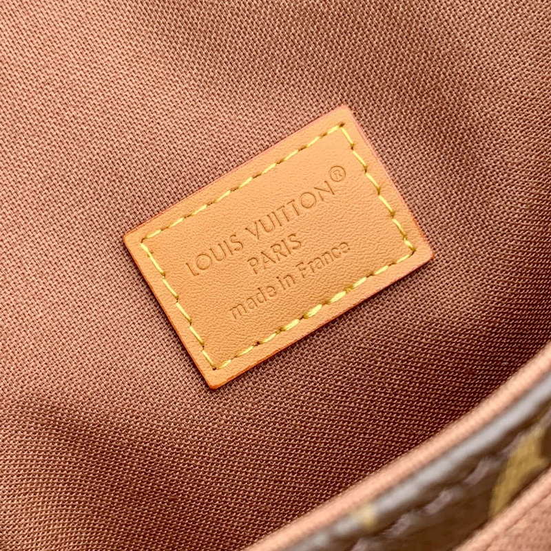 LV M14742 Louis Vuitton Cargo Wearable Wallet