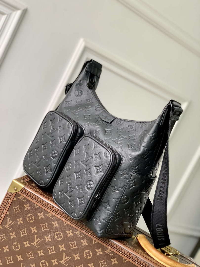 LV M14778 Louis Vuitton Hobo Cargo Bag Black