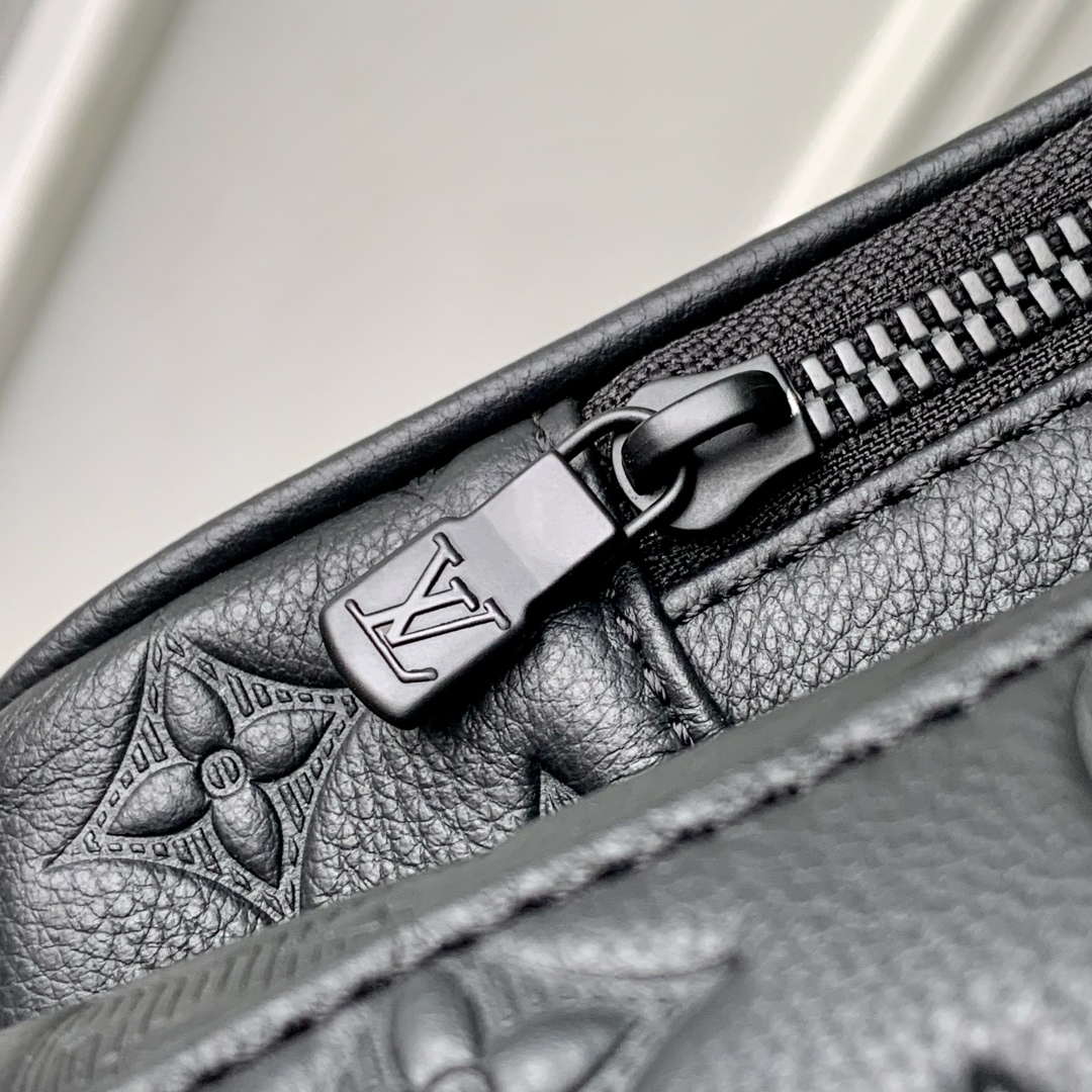 LV M14778 Louis Vuitton Hobo Cargo Bag Black
