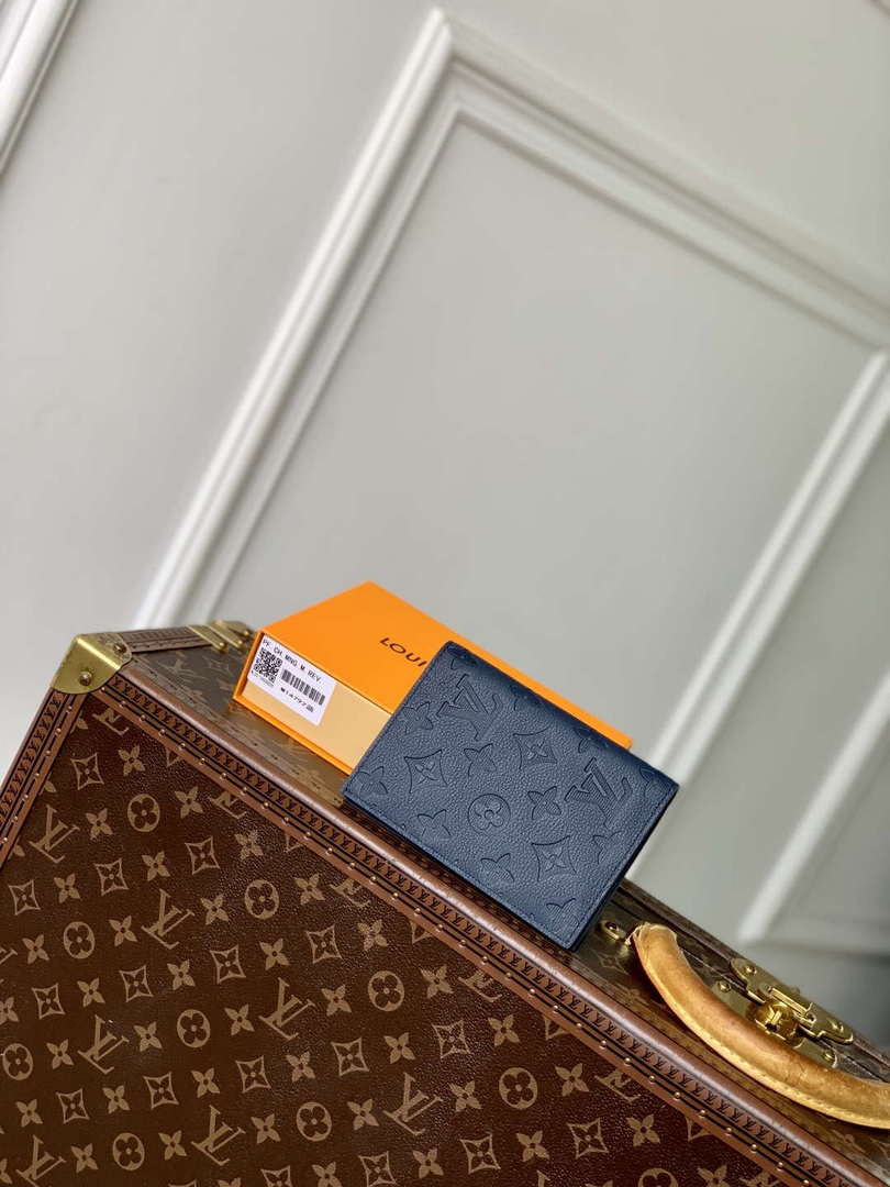 LV M14792 Louis Vuitton Passport Cover Navy Blue