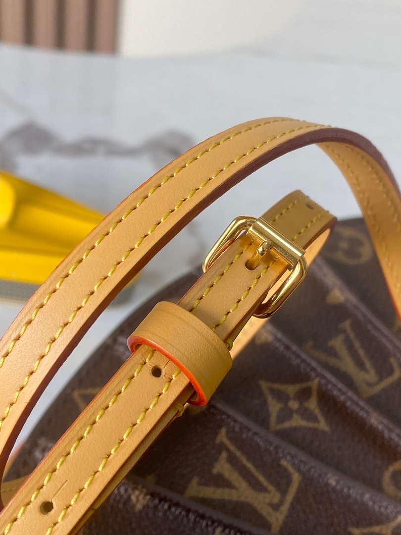 LV M14804 Louis Vuitton LV Fan Cross-body Bag Monogram