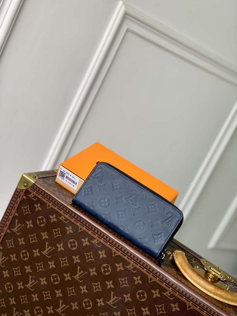 LV M14847 Louis Vuitton Zippy Wallet Horizontal Navy Blue