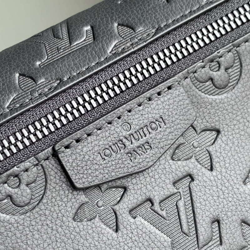 LV M14874 Louis Vuitton Pulse Messenger Bag Black
