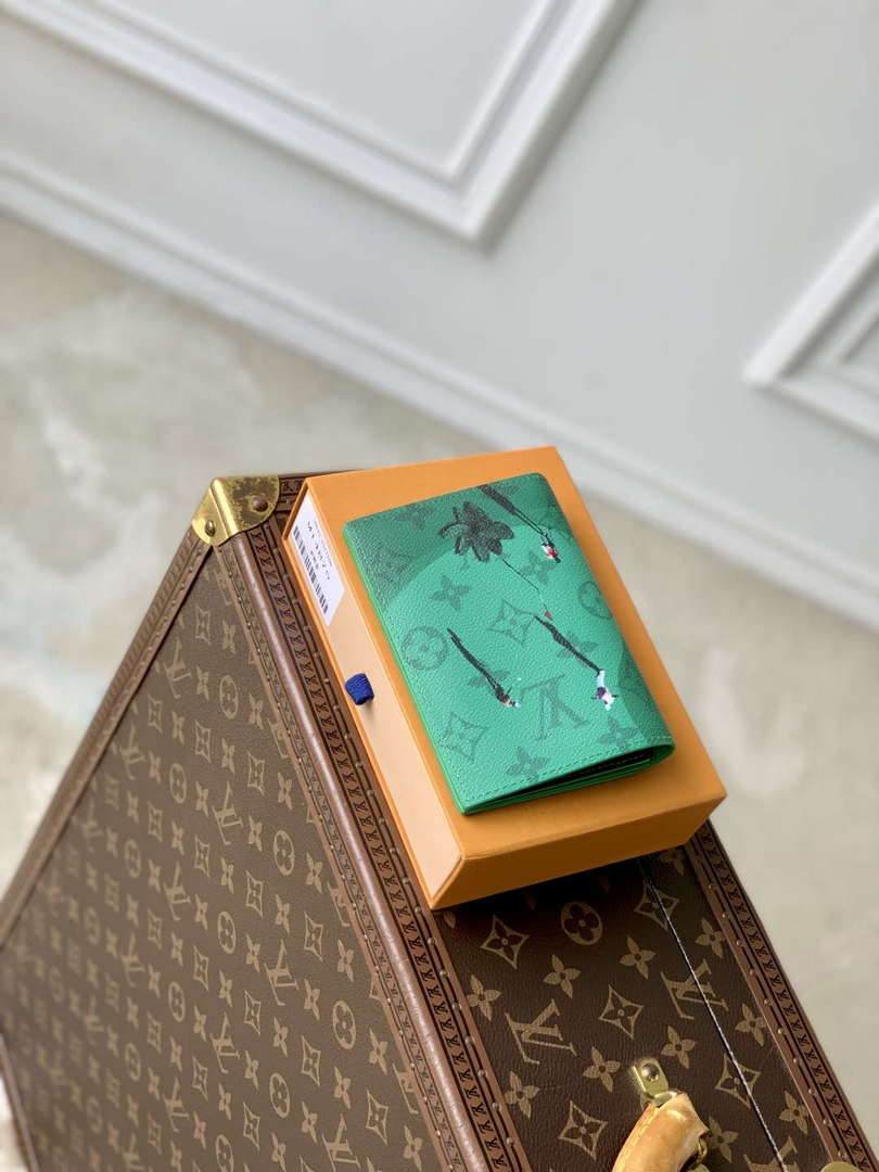 LV M14875 Louis Vuitton Passport Cover Golf Green
