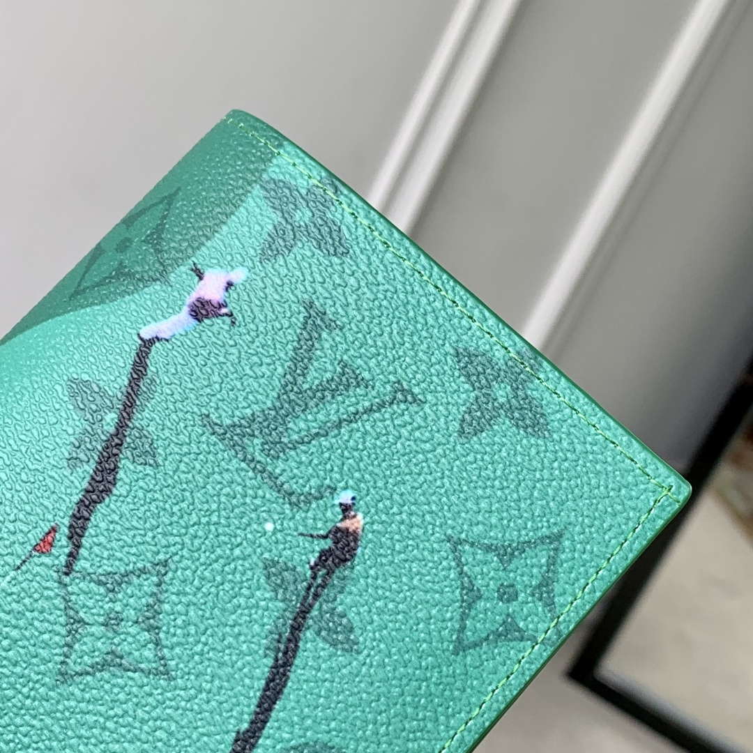 LV M14875 Louis Vuitton Passport Cover Golf Green