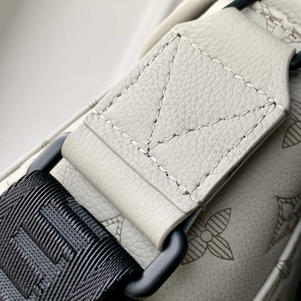 LV M14912 Louis Vuitton Pulse Messenger Bag Sand