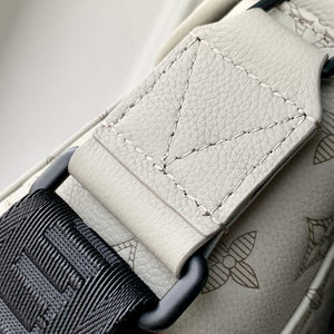LV M14912 Louis Vuitton Pulse Messenger Bag Sand - Default Title - View 7