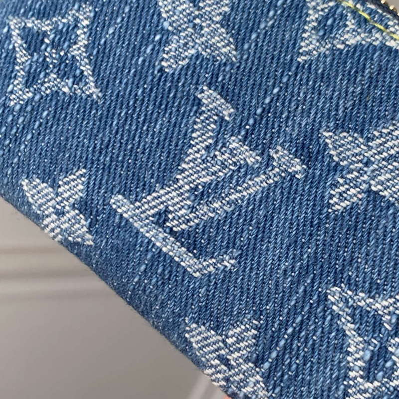 LV M14938 Louis Vuitton LV x TM Key Pouch Blue