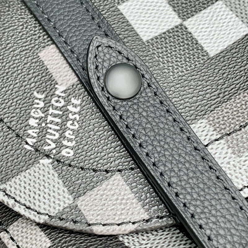 LV M14952 Louis Vuitton Christopher MM Backpack Black