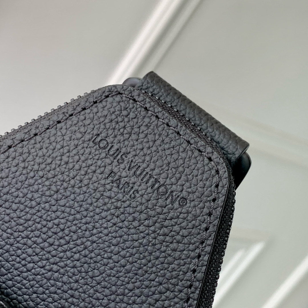 LV M14953 Louis Vuitton Avenue Slingbag Black