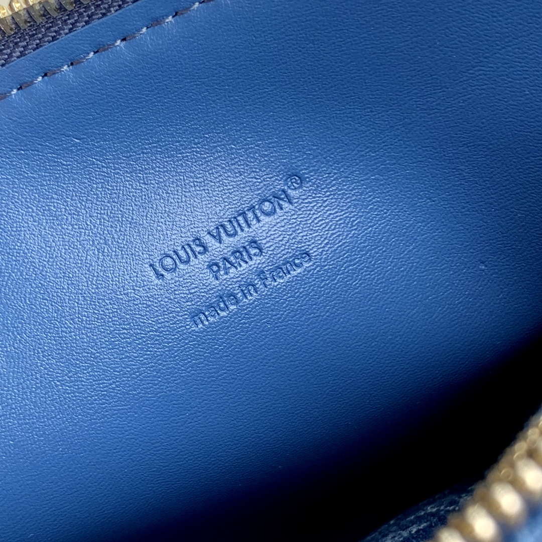 LV M14978 Louis Vuitton LV x TM Coussin PM Bag