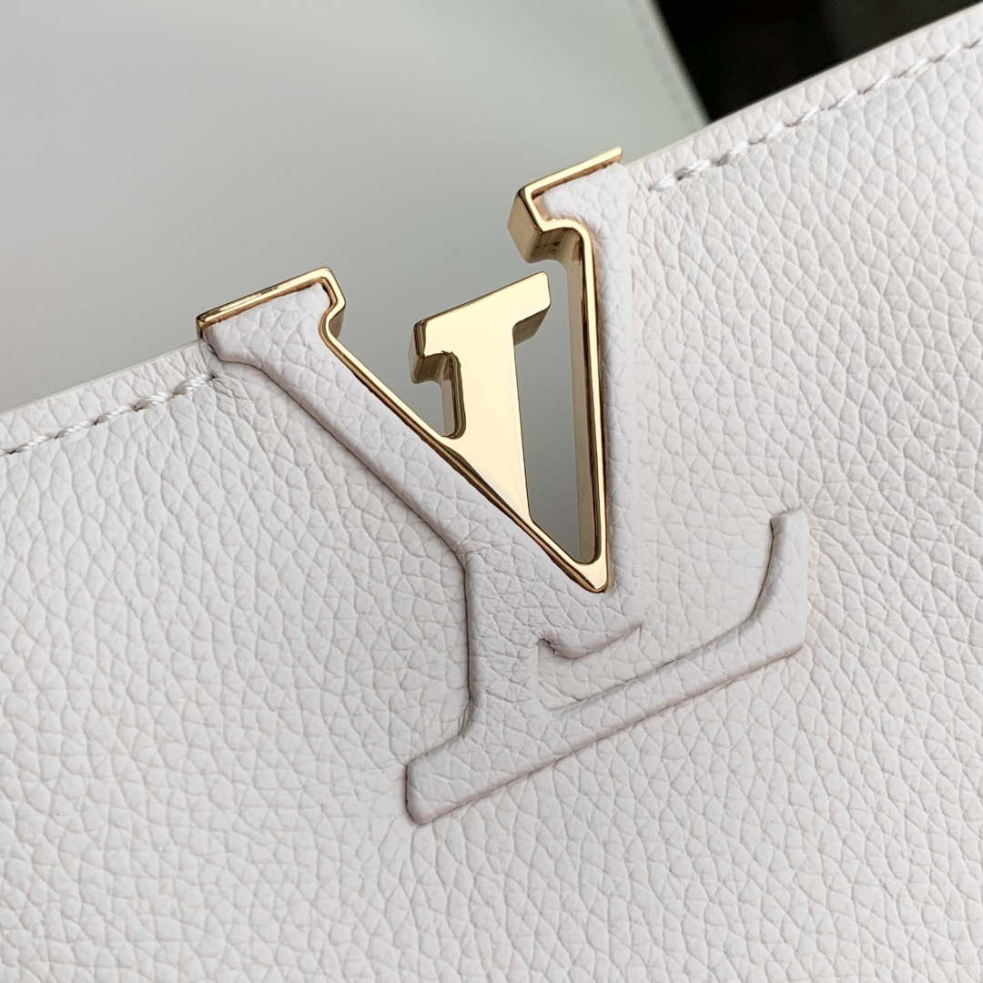 LV M14979 Louis Vuitton Capucines MM Souple Bag Quartz White