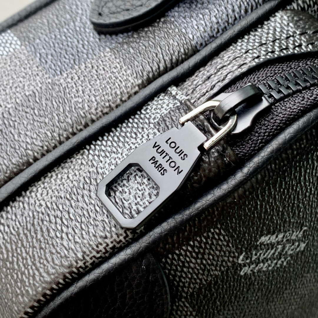 LV M14988 Louis Vuitton Nil Messenger Bag Black