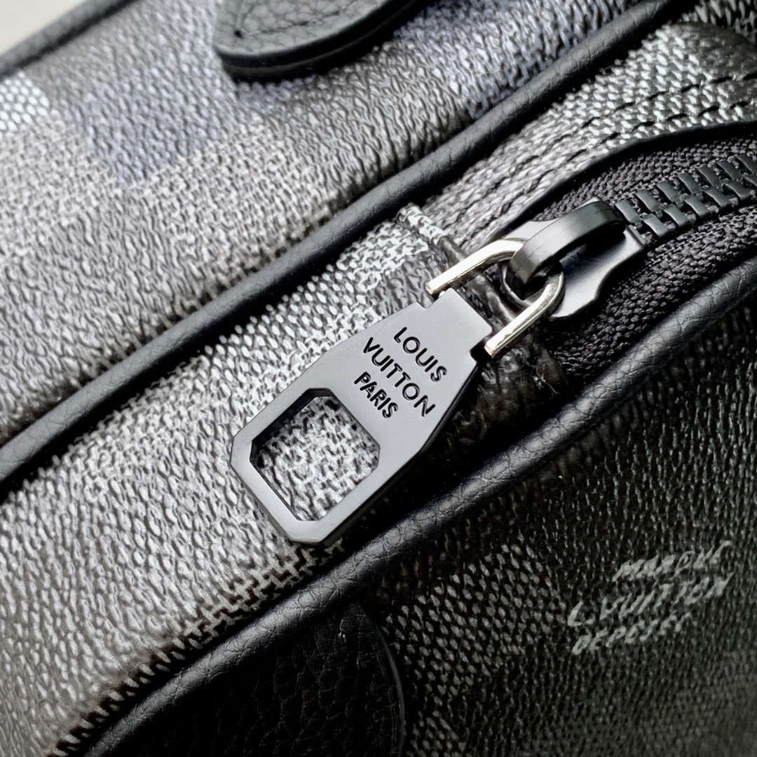 LV M14988 Louis Vuitton Nil Messenger Bag Black