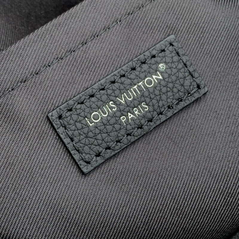 LV M14988 Louis Vuitton Nil Messenger Bag Black