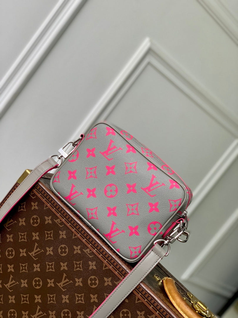 LV M15024 Louis Vuitton Nil Messenger Bag Grey/Pink