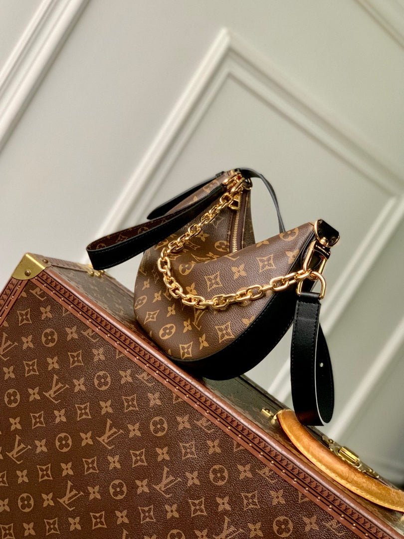 LV M15056 Louis Vuitton Cookie BB Bag
