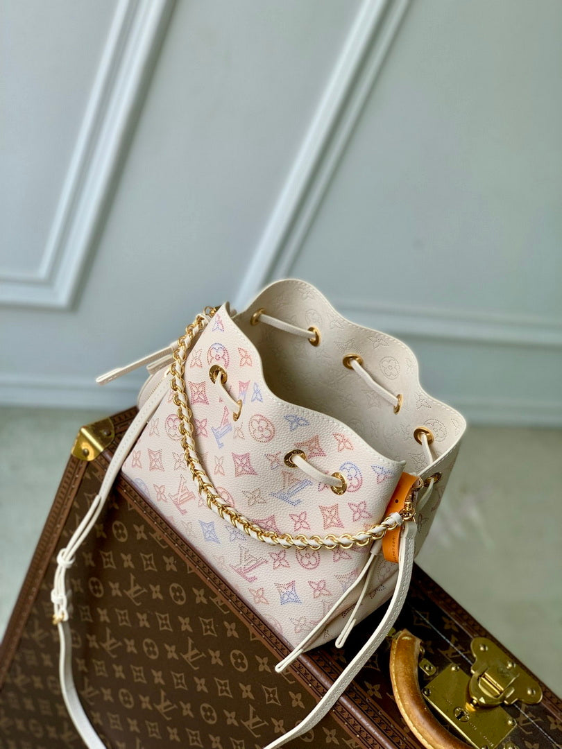 LV M15114 Louis Vuitton Bella Handbag Dream Cream