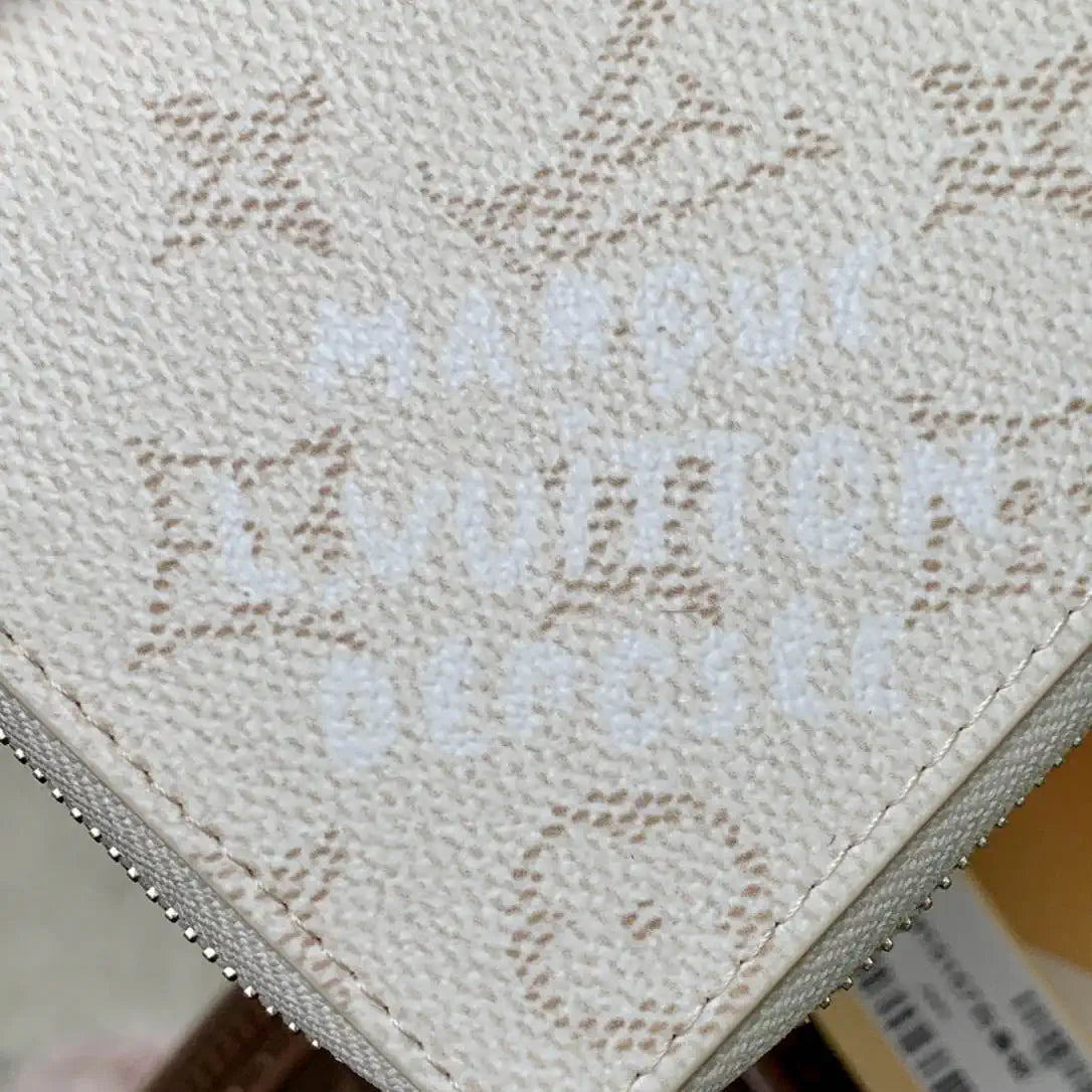 LV M15157 Louis Vuitton Zippy Wallet White Monogram Eclipse
