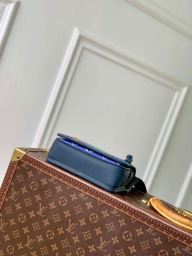 LV M15173 Louis Vuitton Bosphore Wearable Wallet Blue Stripes