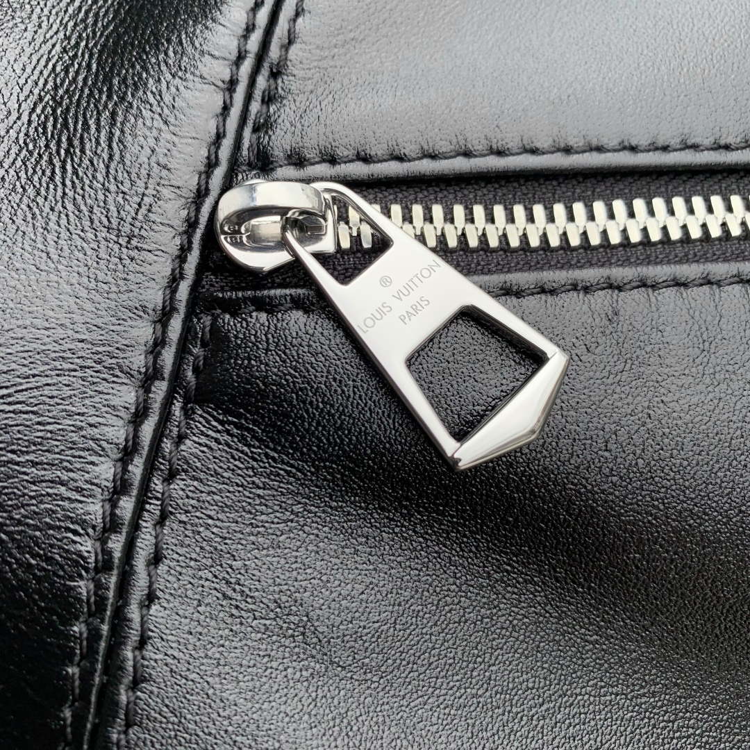 LV M15175 Louis Vuitton Carry All Travel Bag Black
