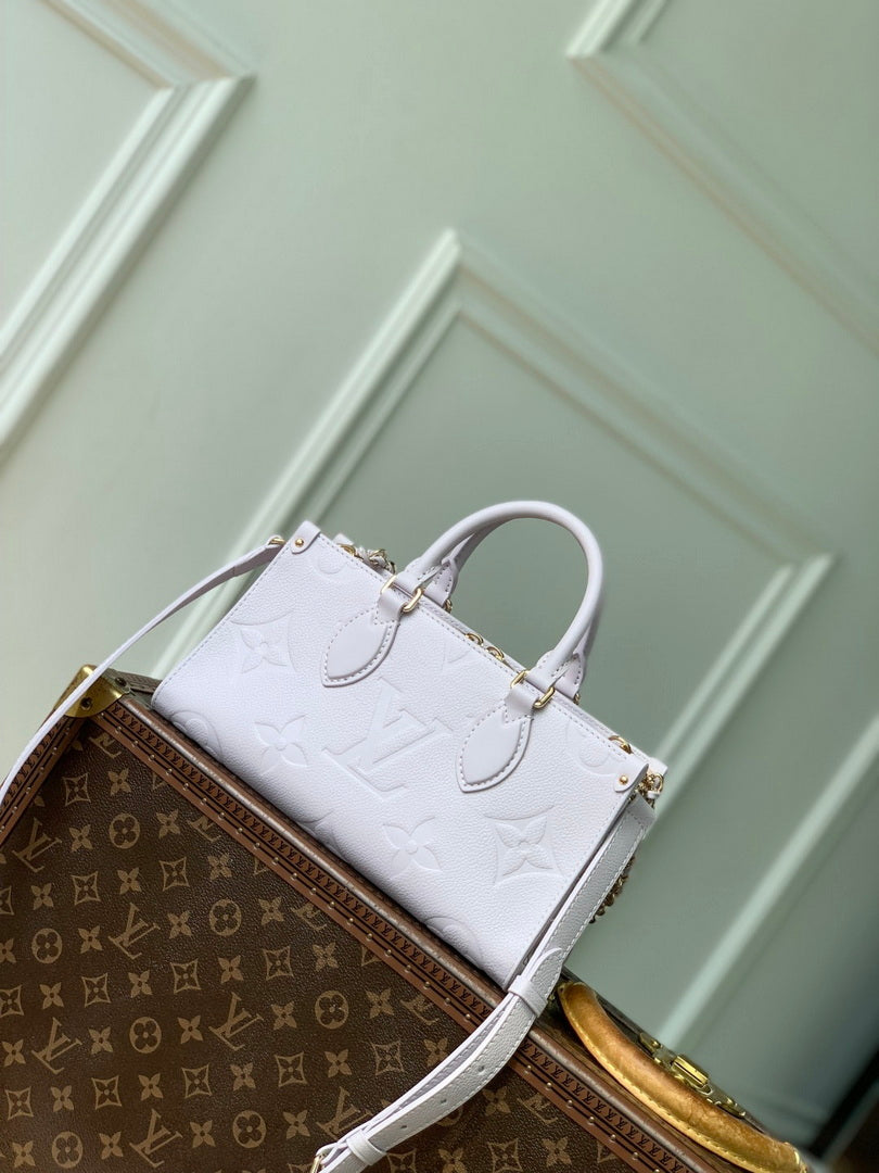 LV M15192 Louis Vuitton OnTheGo East West Bag Misty Lilac