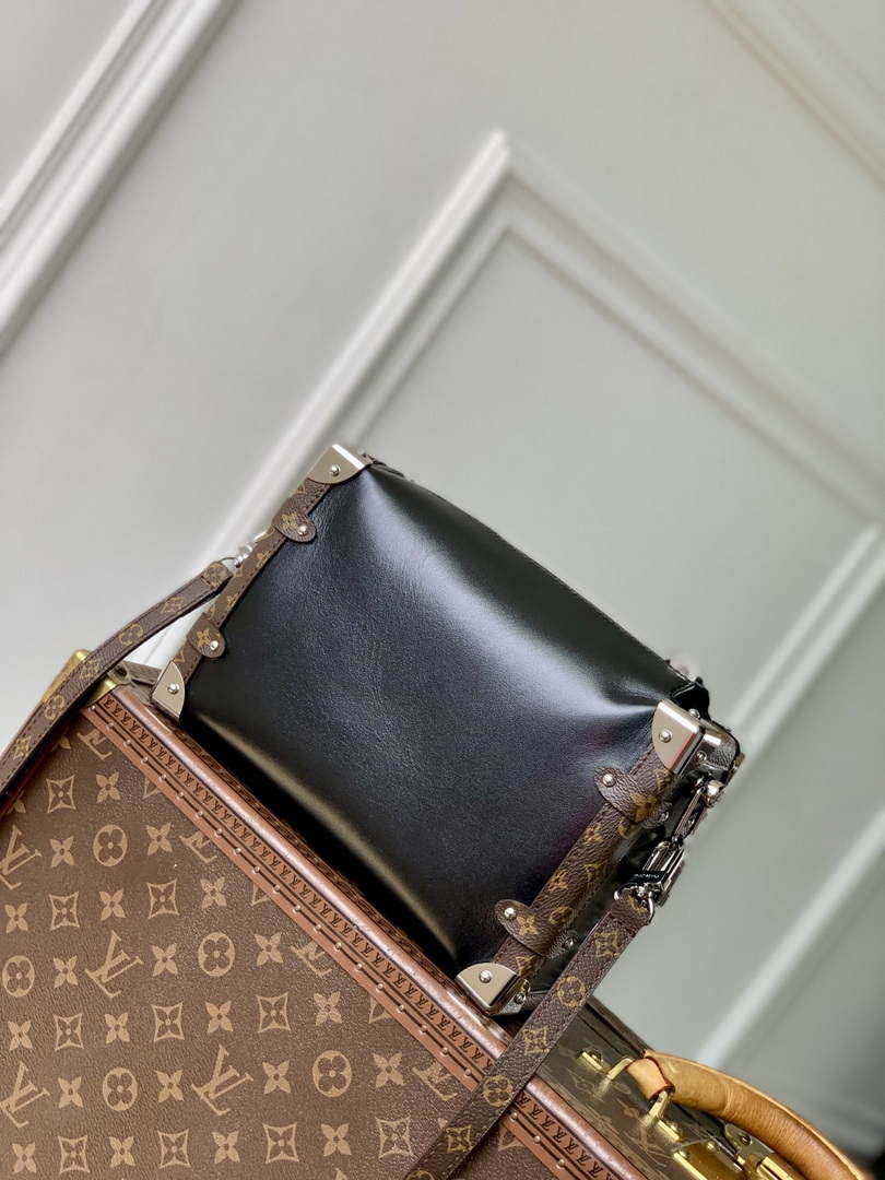 LV M15195 Louis Vuitton Side Trunk Vibe MM Bag Black